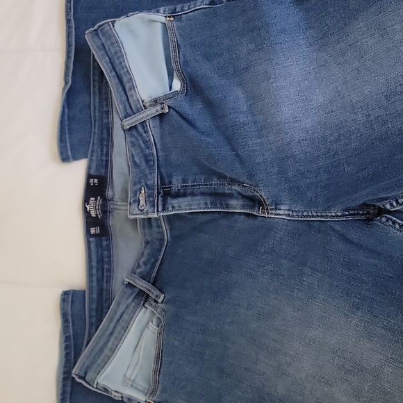 Hollister Flare 19S - Picture 2 of 4